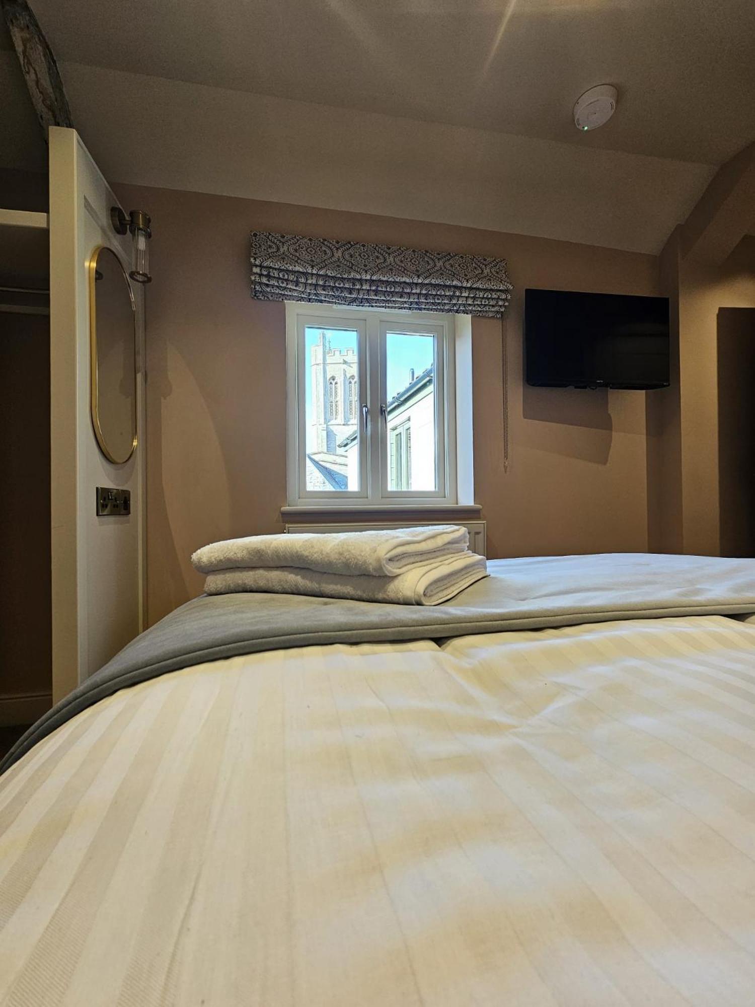 The Mitre Inn غلاستونبري المظهر الخارجي الصورة